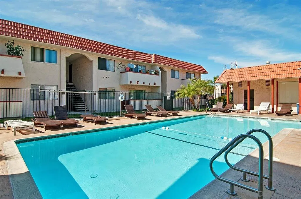 3 bed, 1200 sqft, $2,995 — Photo 3