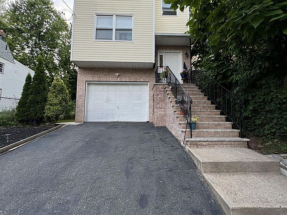 4th image of 15 Seymour Ave