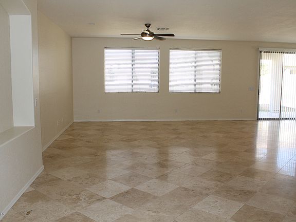 4th image of 142 W Elmwood Pl