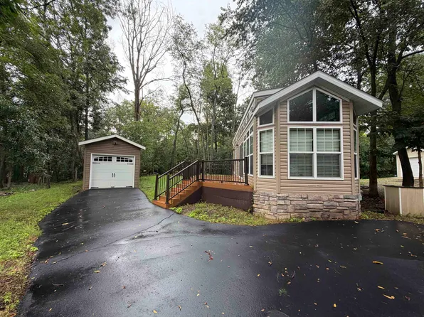 272 Oak St, Edgerton, WI 53534