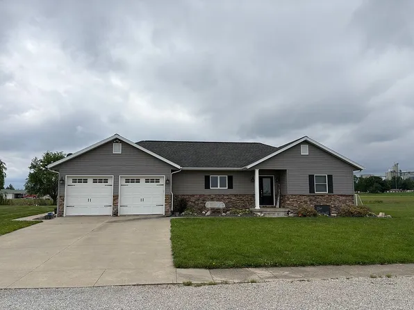 407 S Oak St, Teutopolis, IL 62467