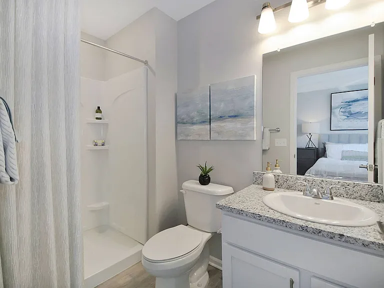 Midtown Pointe Apartments — Photo 20