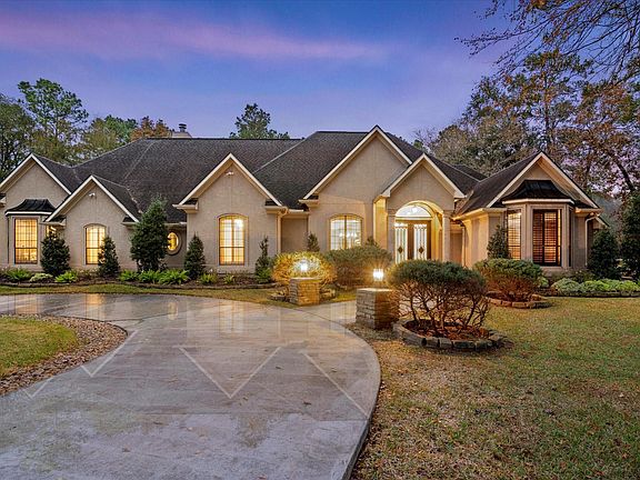 4th image of 9819 Crestwater Circle