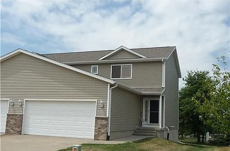 4 bed, 3.5 bath, 1600 sqft, $2,000 — Photo 1