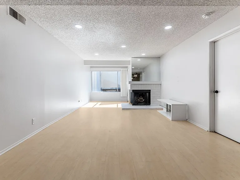 7800 Topanga Canyon Blvd #212 — Photo 2