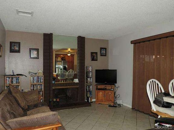 2nd image of 2059 Carmen St
