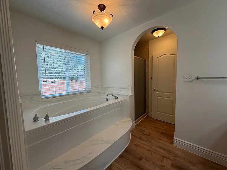 135 N 350 W — Photo 24