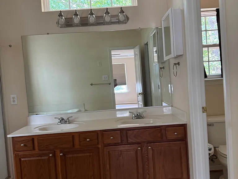 102 Elm Tree Ct — Photo 7