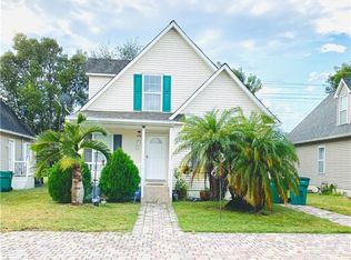 195 Leawood Cir, Naples, FL 34104