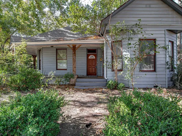 735 N Robinson St, Cleburne, TX 76031