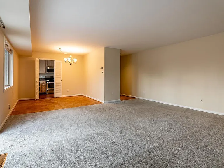 10648 Montrose Ave #102 — Photo 5