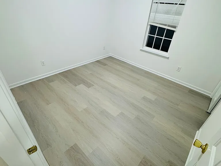 Brooktree Dr — Photo 8