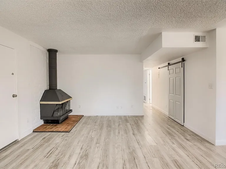 Hallway/coat closet
