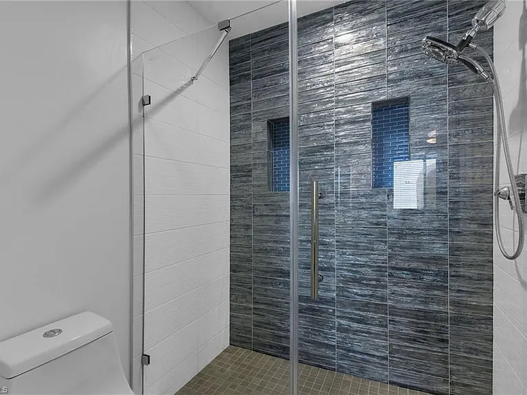 10684 Gulf Shore Dr #B-302 — Photo 18