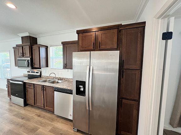 2nd image of 5111 Redwood Dr S