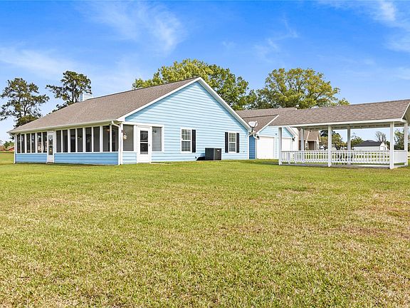 2nd image of 140 Meadowview Dr