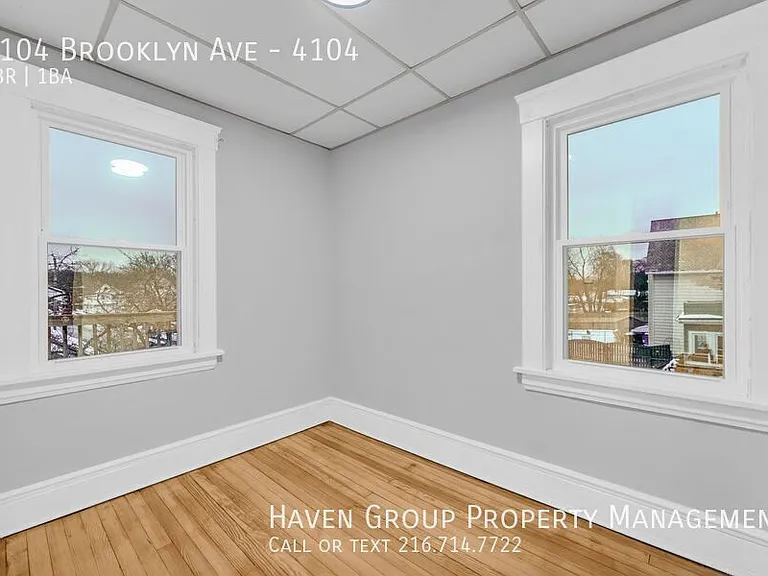 4104 Brooklyn Ave #4104 — Photo 17