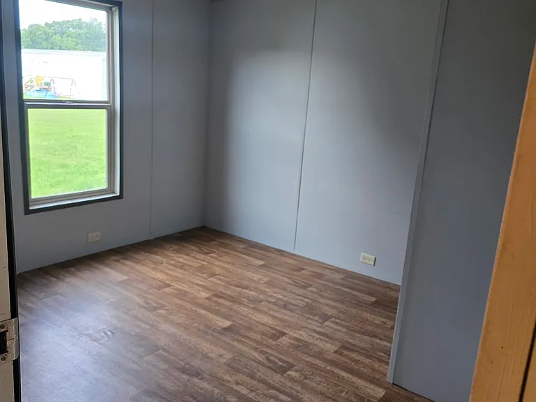 216 Holton Ln — Photo 12