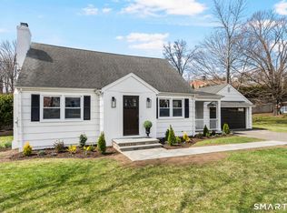 7 Fairview Ave, Trumbull, CT 06611