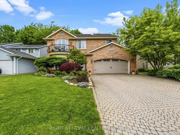 21 Francis Creek Blvd, Saint Catharines, ON L2W 1B1