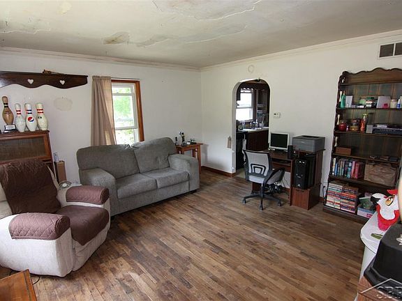 2nd image of 1180 Saratoga Ln