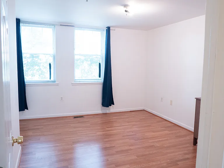 2300 18th St NE #2300 — Photo 33