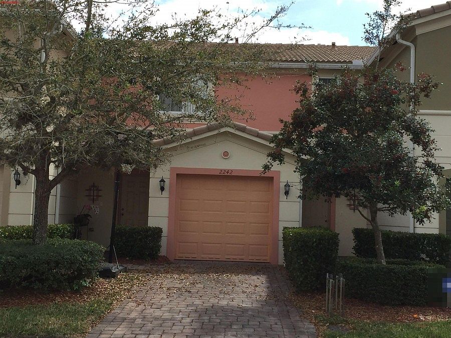 1st image of 2242 SW Marshfield Ct