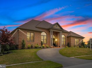 1602 Majestic Dr, Chambersburg, PA 17202