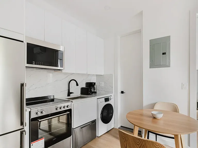 250 Union Ave #2B — Photo 4