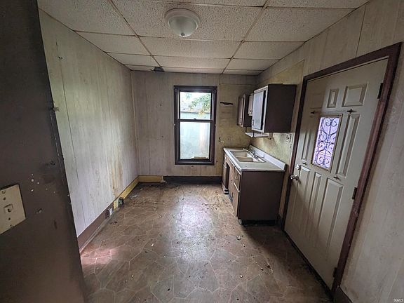 5th image of 904 S 2nd St