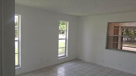 4th image of 1356 Seaview Dr