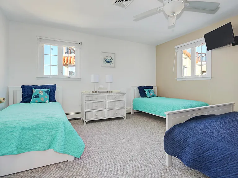 29 Ocean Dr W — Photo 25
