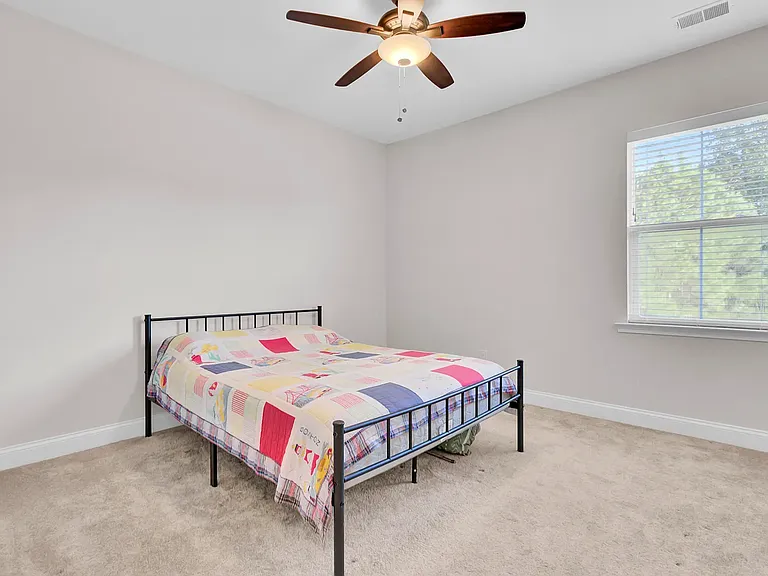 115 Hawthorne Landing Dr — Photo 27