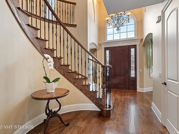 3rd image of 2541 Bel Air Dr