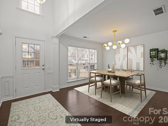 3rd image of 6816 Southbrook Dr