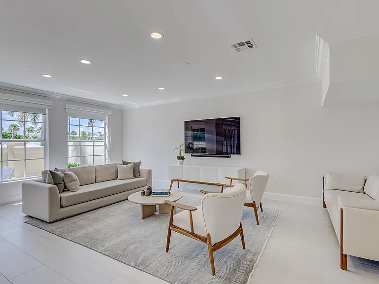 27 Marina Gardens Dr — Photo 9