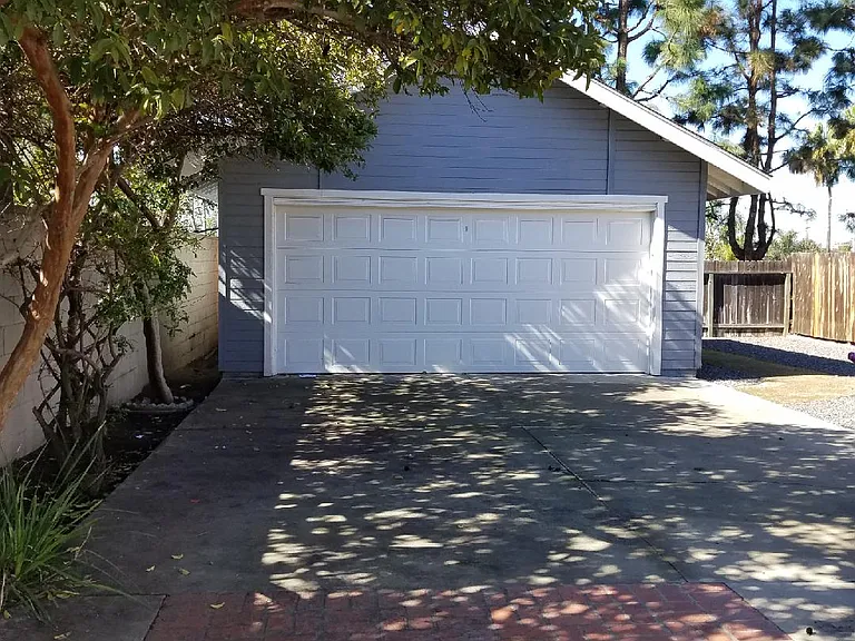 2679 Elm Ave — Photo 3