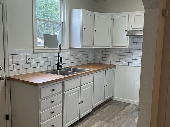 4th image of 225 Licking St #225