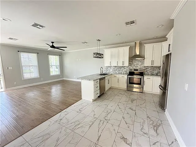 1309 Foy St — Photo 3