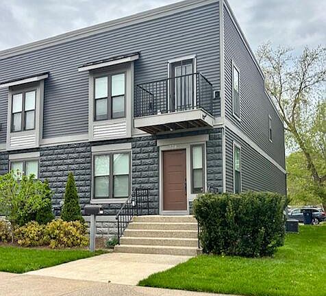 2nd image of 328 Maple Ave