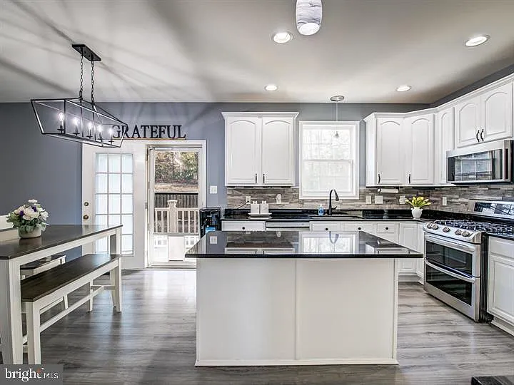 5 Regal Ct — Photo 15