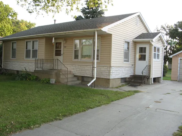 418 S Oak St, West Point, NE 68788