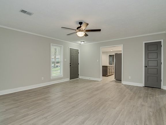 5th image of 326 Saddletree Ln