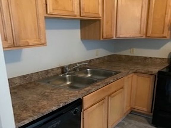 3rd image of 3391 Mountain Rd #D