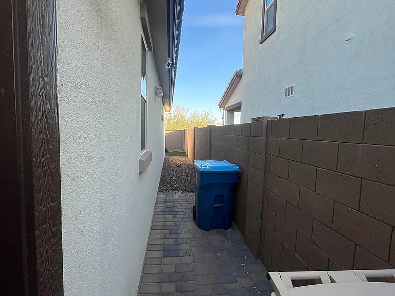 21013 W Almeria Rd — Photo 27