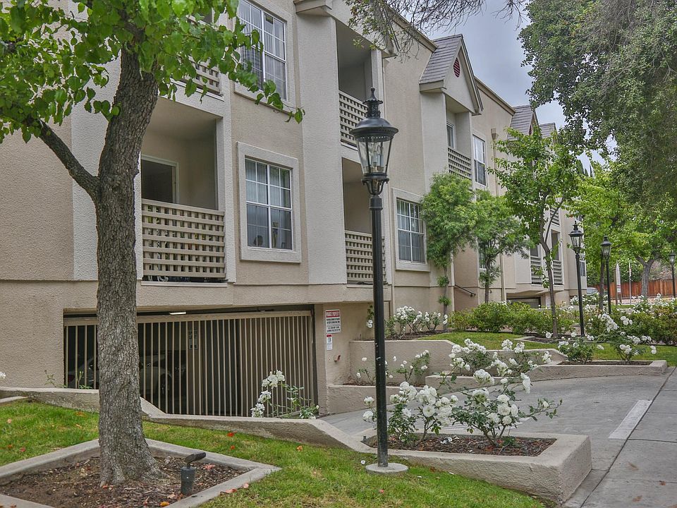 1st image of 525 N Curtis Ave