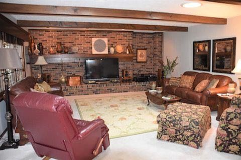 5th image of 105 Manor Dr