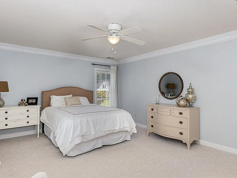 8400 Hobhouse Cir — Photo 13