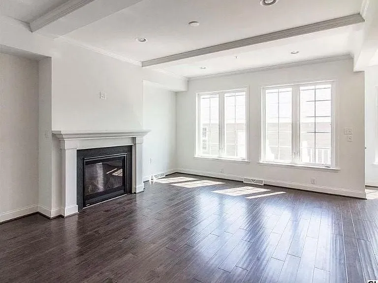 405 Old Farm Ln — Photo 11