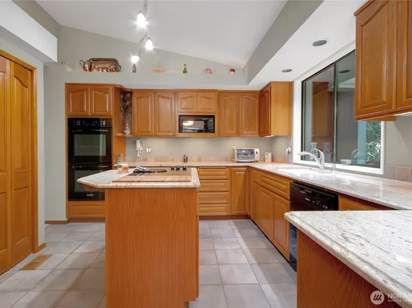 2925 87th Ave Ct E, Edgewood, WA 98371